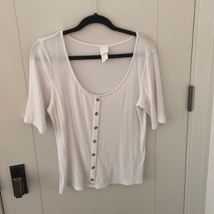 White cute t-shirt from H and M